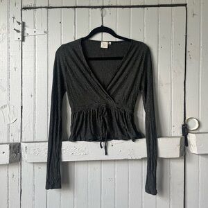 good luck gem branded boutique crop top w long sleeves & elastic+faux tie